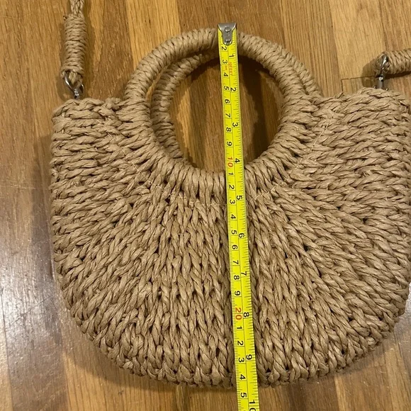 *last chance* Shein | Stylish Tan Woven Handbag - Picture 9 of 12